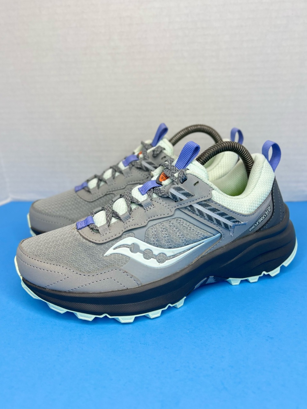 Saucony Excursion TR17 Womens Trail Runner Sz 8 Wide XLNT Clean! S10959-112 Grey